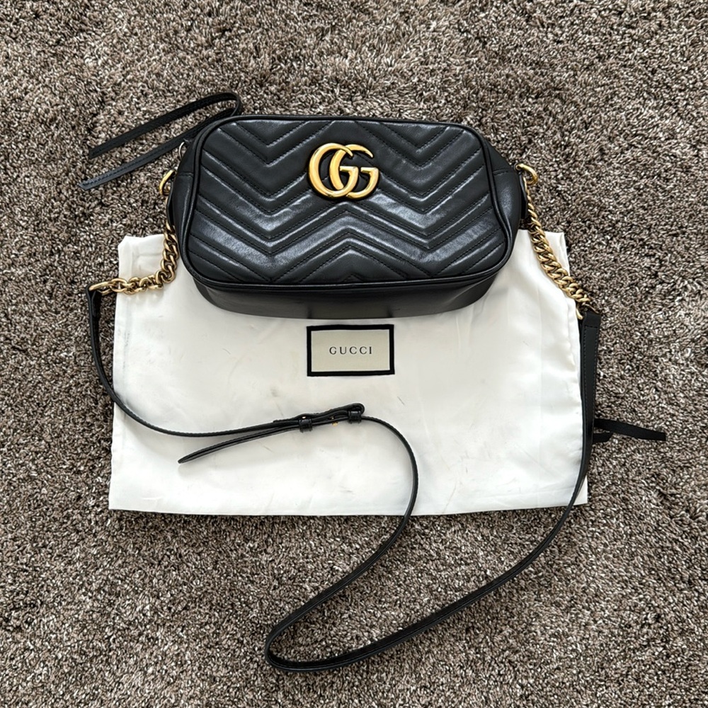 GUCCI GG MARMONT SMALL SHOULDER BAG